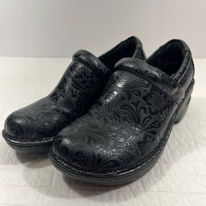BOC Peggy tooled leather slip-on clogs, black; Size 9W